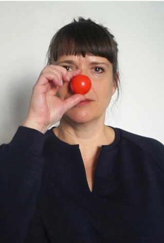 intro_gif_image_2_clown_cecile_briand