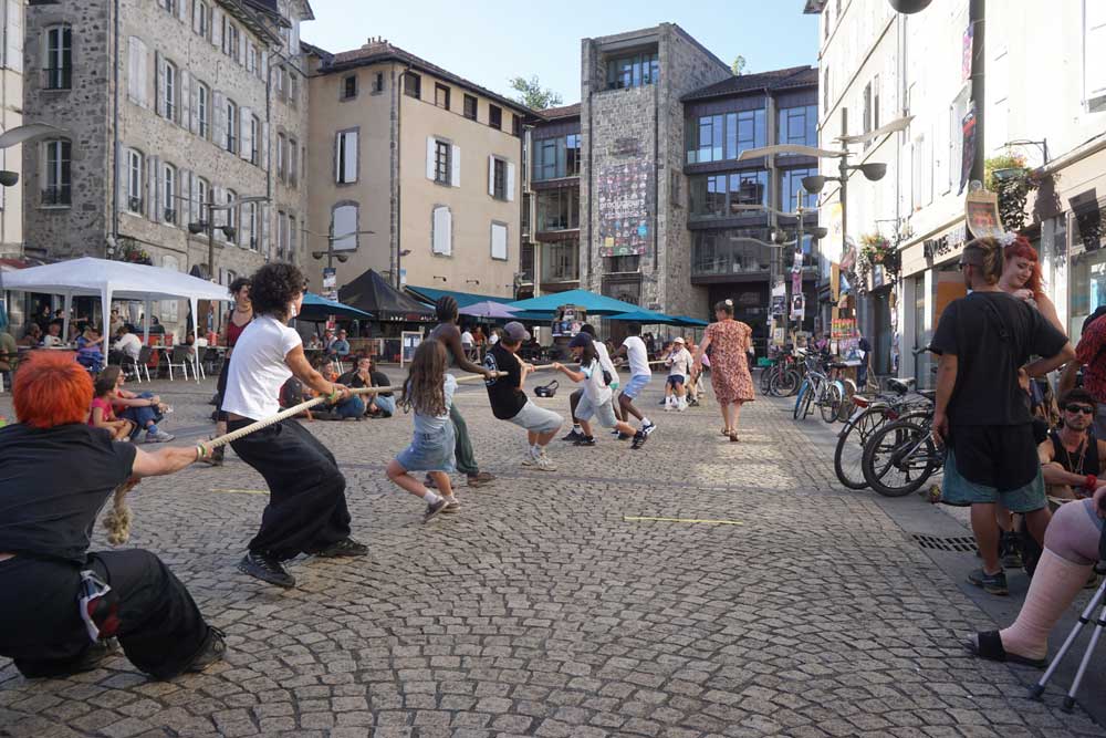 le_tir_a_la_corde_au_festival_d_aurillac_3_cecile_briand