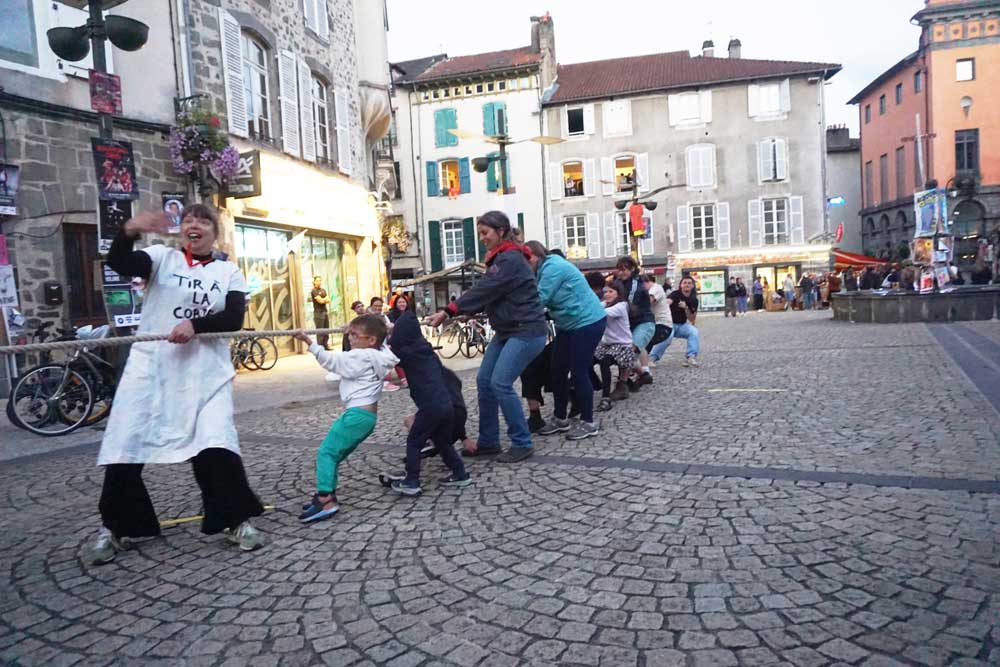 le_tir_a_la_corde_au_festival_d_aurillac_4_cecile_briand